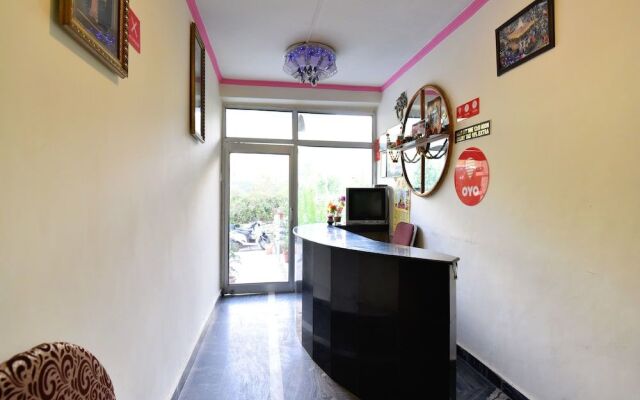 OYO 13387 Hotel Kartik