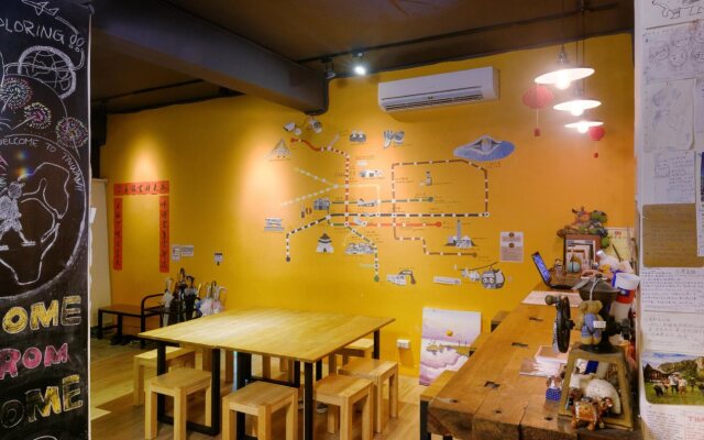 Flip Flop Hostel - Main Station