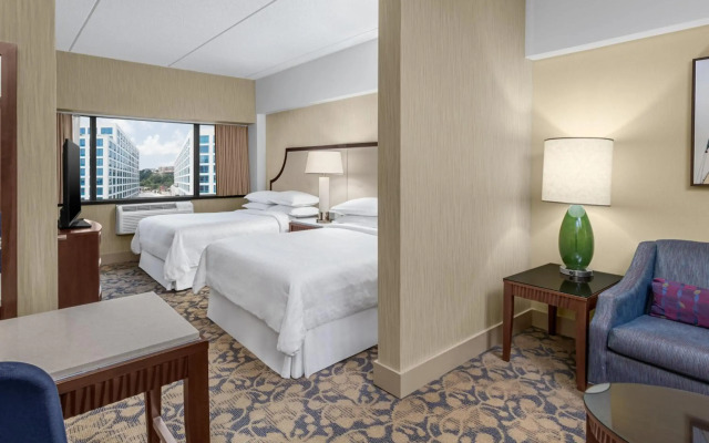 Sheraton Lincoln Harbor Hotel