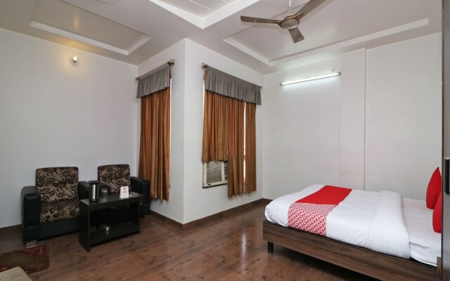 OYO 16592 Hotel Global Inn