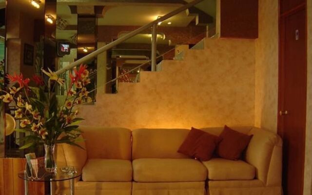 Hotel Villa Monini