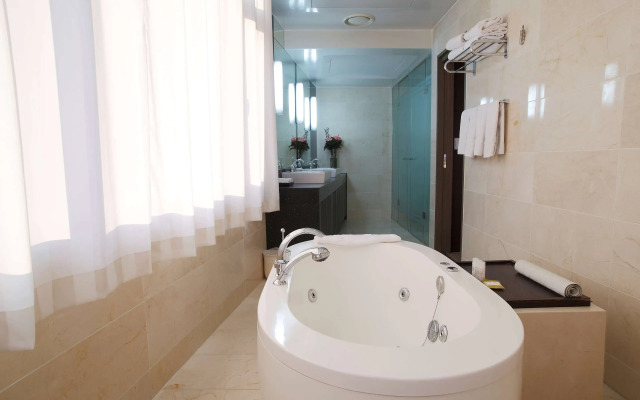 Ramada by Wyndham Dongtan Hotel
