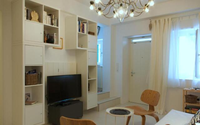 White cycladic town house with sea vew