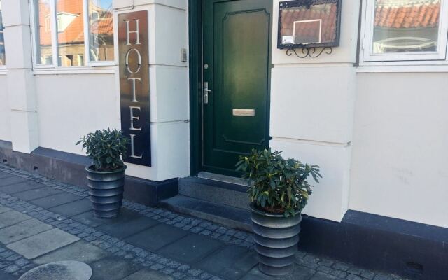 hotelImage