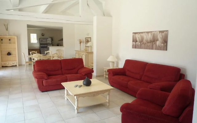 Spacious Villa With Panoramic Views, Located in the Provence