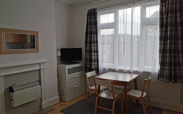 Coombe Lodge Holiday Flats