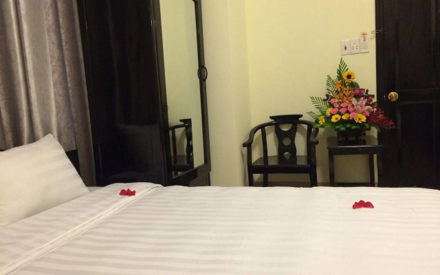 Jade Hotel