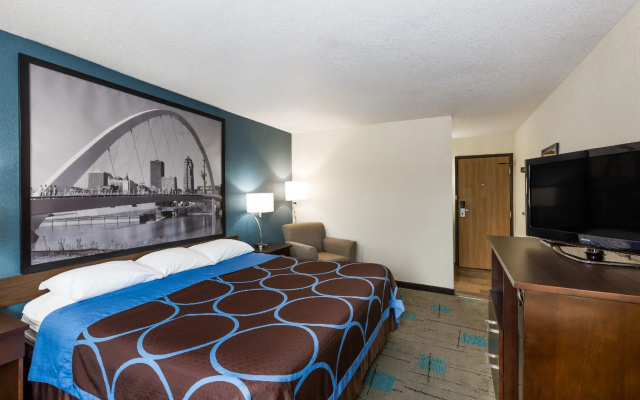 Super 8 Urbandale Des Moines Area