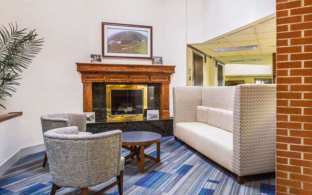 Quality Inn & Suites Altoona