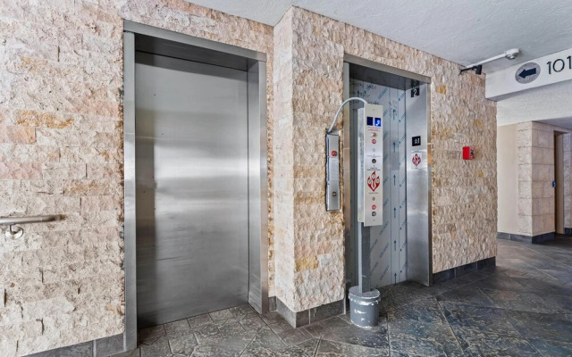 Crystal Sands - 803 by Beachside Management