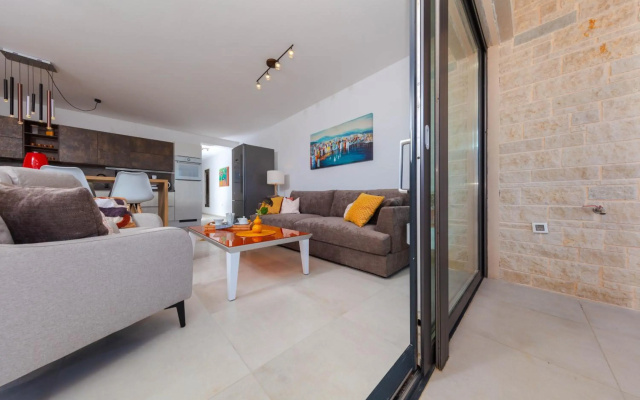 Apartman Oranž