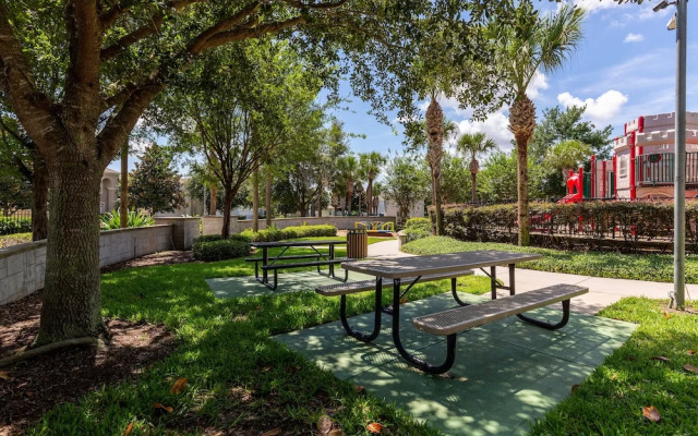 Spacious Home W/private Pool/spa & Free Waterpark!