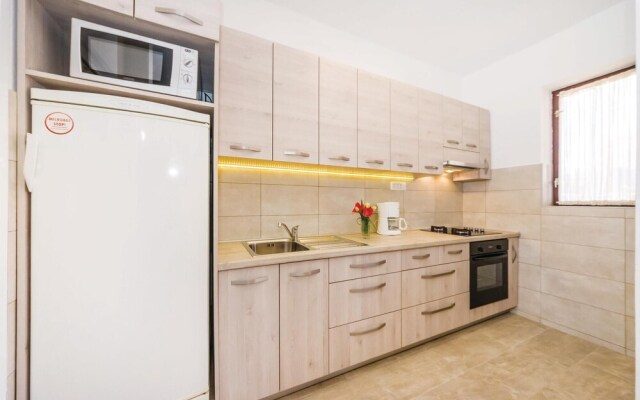 Awesome Home in Sabunike-privlaka With Wifi and 4 Bedrooms