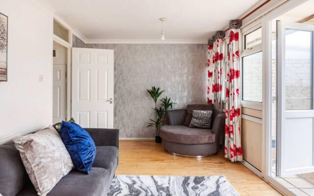 Spacious Home by Lee Valley Rafting Waltham Cross