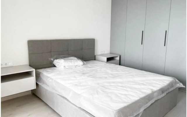 Most City area 2-bedroom Lux, Ekaterinoslav square