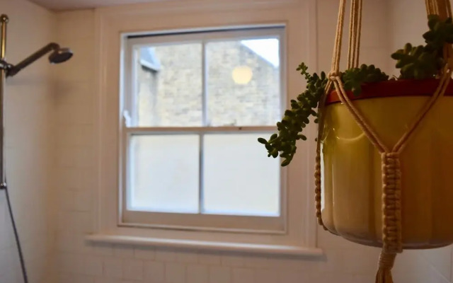 Stylish and Spacious 1 Bed Flat in Hackney
