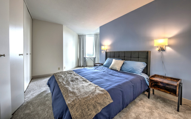 Upscale Apt with everything you need!
