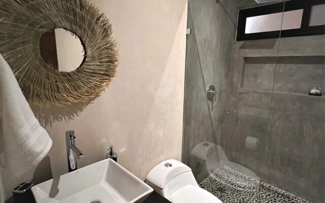 Stylish and Bright Studio Near the Pool