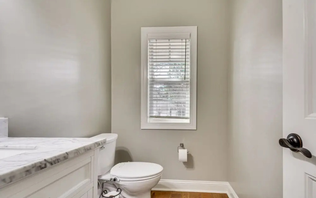 Spacious Home w/ Fireplace - Near Pinehurst Golf!