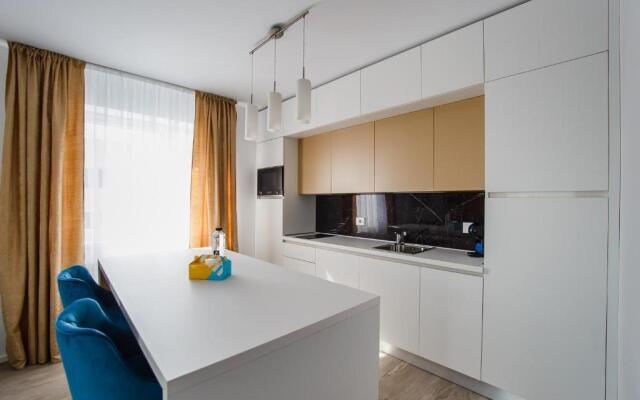 No. 10 - The Penthouse in City Center