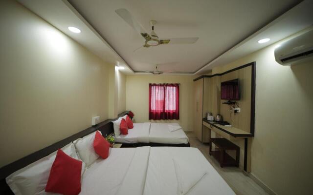 Treebo Golden Inn, 700 Mtrs From Promenade Beach