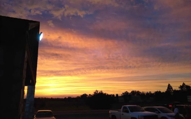 OYO Sheldon's Motel And Restaurant