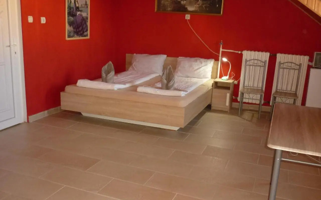 R1 Rolléder Apartman-ház