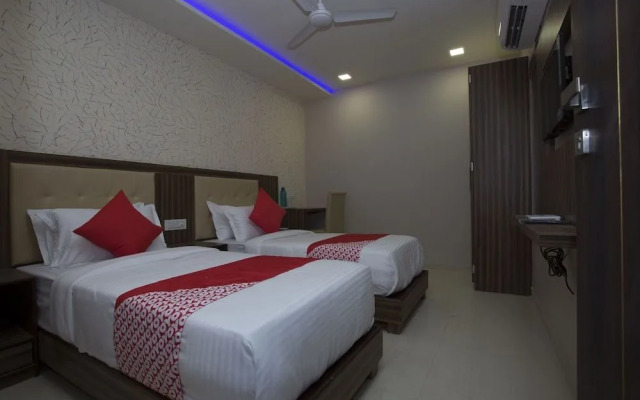 OYO 27640 Hotel Blue Sapphire Residency