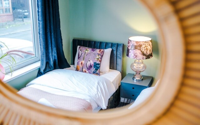 Newly Renovated home-Manchester