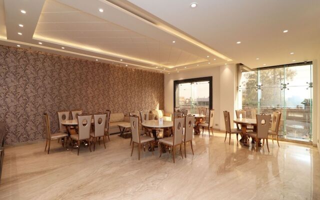 OYO 12464 Hotel C Pearls