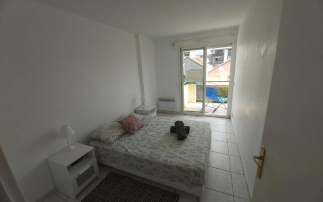 Centre, Grand T2 balcon Pkg, plage gare 600m