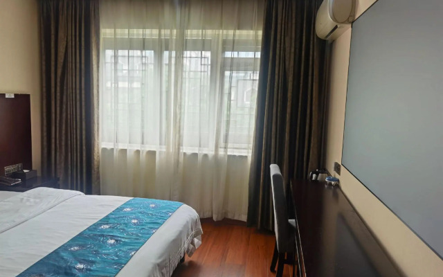 Super 8 Hotel (Hengyang Nanyue Archway)