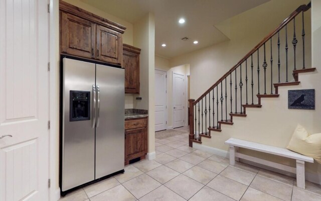 Pilot's Landing 4 Bedroom Apts