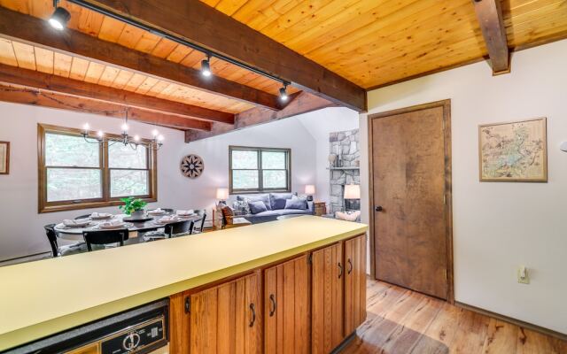 Traditional Blakeslee Chalet: Deck & Lake Access!