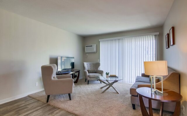 The Luxe Suites of Temecula Heights