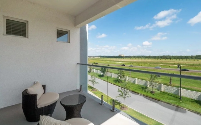 Storey Lake-4741-403sltctdilco 4 Bedroom Condo