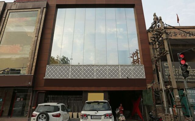 OYO 14674 Hotel Raj Mahal Inn