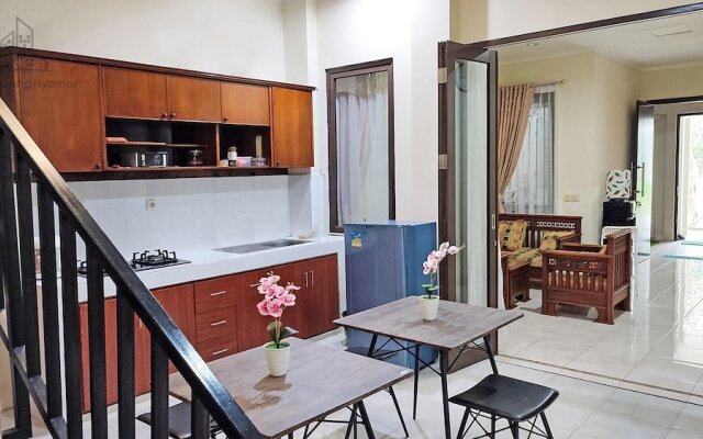 Atmosfer Guest House Sentul by Ruang Nyaman