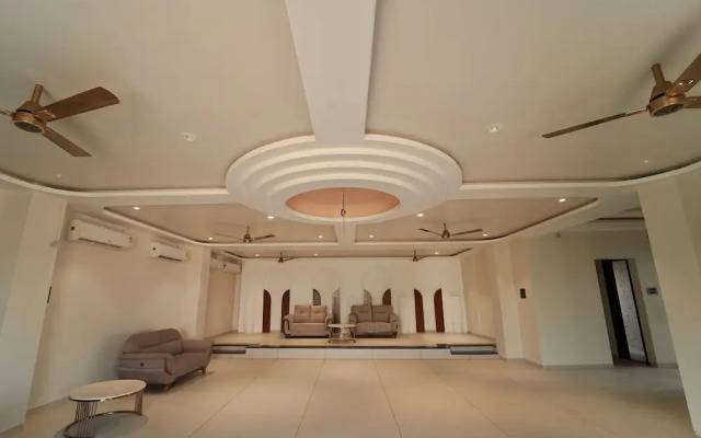 Pandharipuram Palace