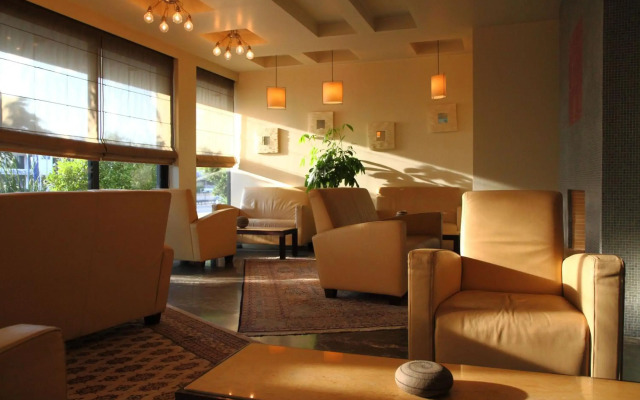 Pines Hotel