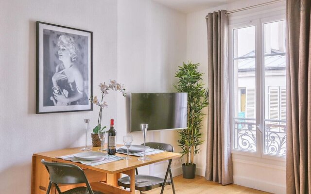 Family Apartment in Buttes Chaumont