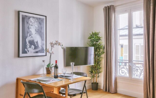 Family Apartment In Buttes Chaumont