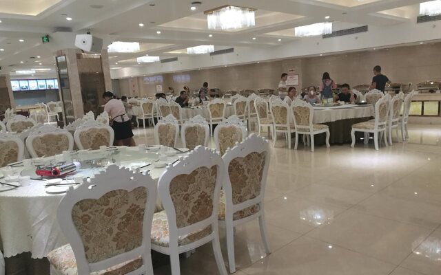 Ibis Suining Hotel