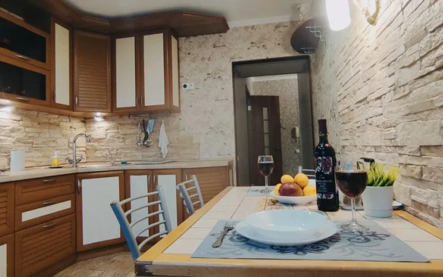 Белый ночлег на ул. Индустриальная, д. 7/3