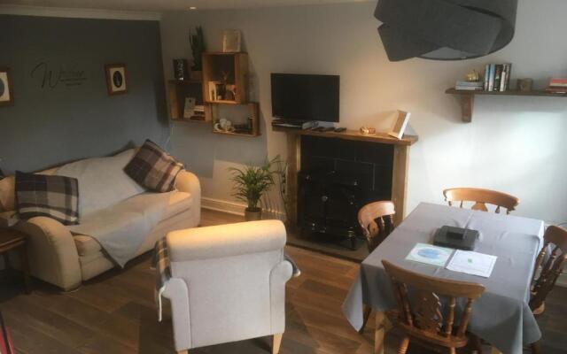 Maesnewydd Cottage