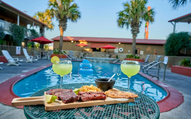 Family Garden Inn & Suites