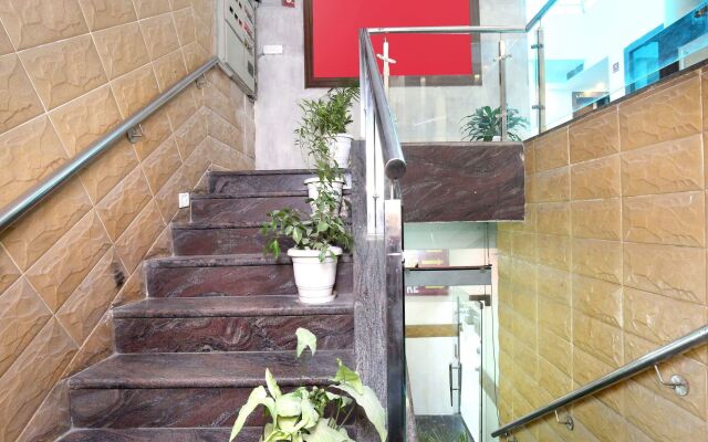 OYO Rooms Sector 22 Mobile Market