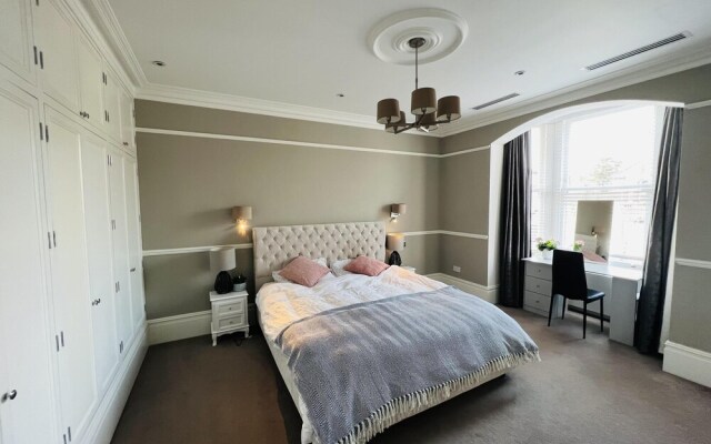 Dream House London With ac, Gym, hot Tub, Cinema