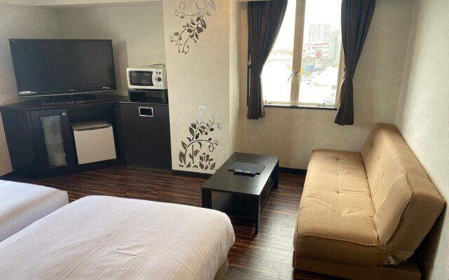 Ginowan Crystal Hotel