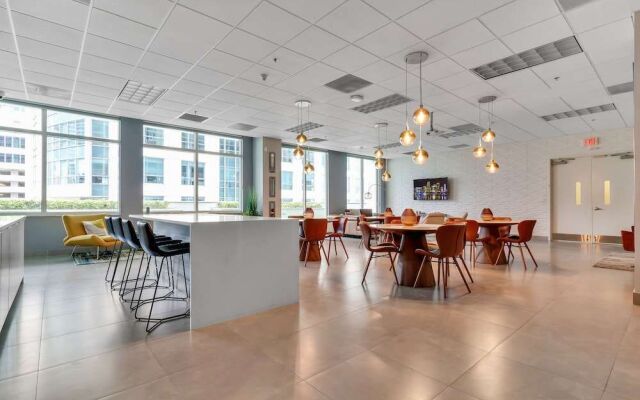 The Club at Brickell Bay Luxury Suites
